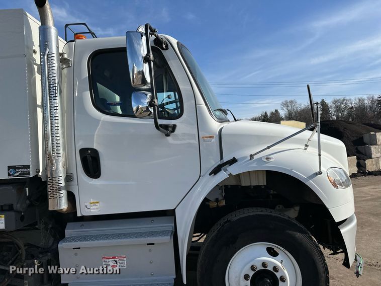 image for item DQ7451 2022 Freightliner  Business Class M2 street sweeper truck