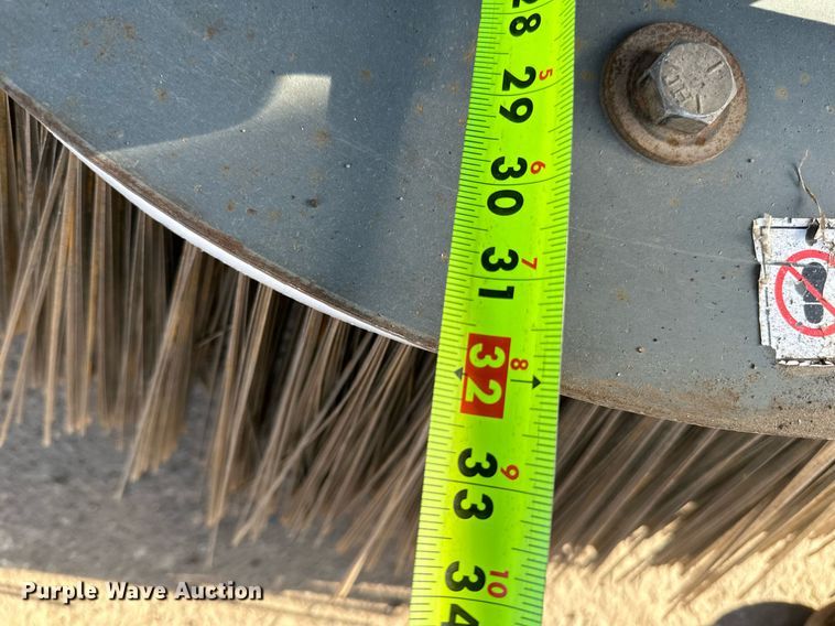 image for item DQ7451 2022 Freightliner  Business Class M2 street sweeper truck