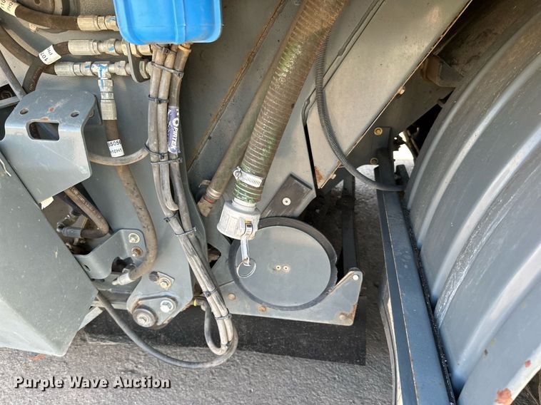 image for item DQ7451 2022 Freightliner  Business Class M2 street sweeper truck