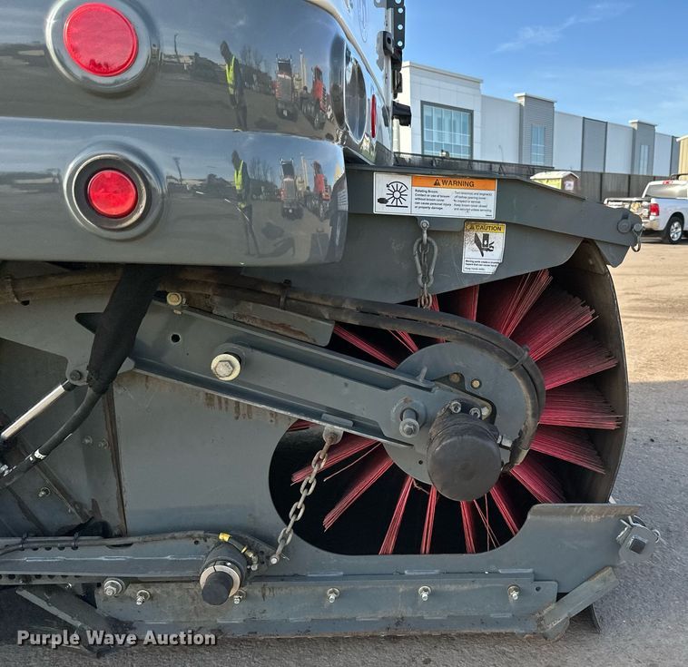 image for item DQ7451 2022 Freightliner  Business Class M2 street sweeper truck