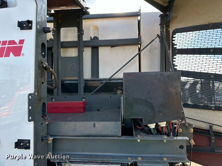 image for item DQ7451 2022 Freightliner  Business Class M2 street sweeper truck