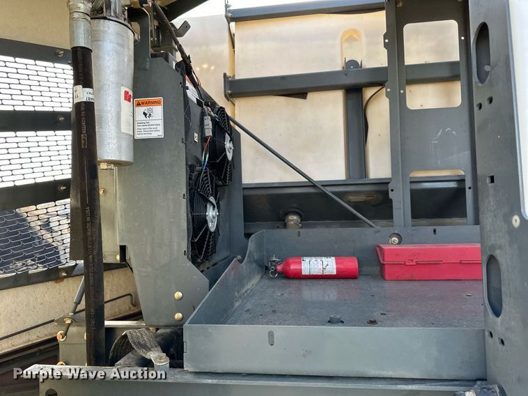 image for item DQ7451 2022 Freightliner  Business Class M2 street sweeper truck