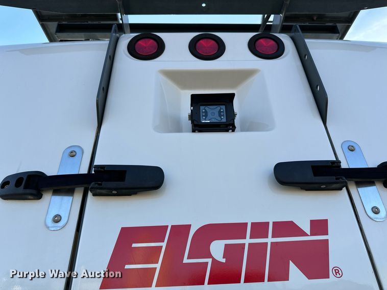 image for item DQ7451 2022 Freightliner  Business Class M2 street sweeper truck