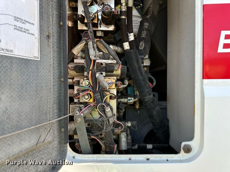 image for item DQ7451 2022 Freightliner  Business Class M2 street sweeper truck