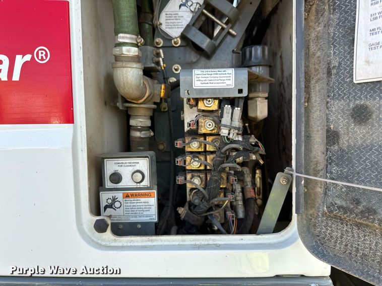 image for item DQ7451 2022 Freightliner  Business Class M2 street sweeper truck