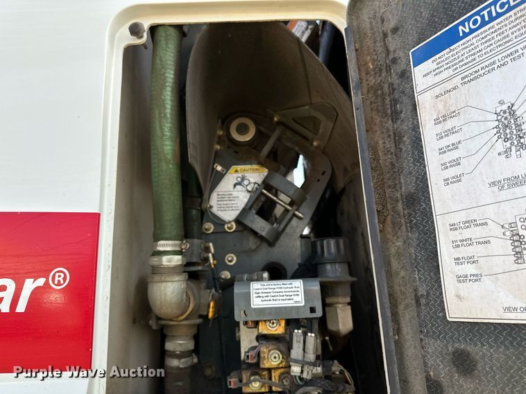 image for item DQ7451 2022 Freightliner  Business Class M2 street sweeper truck