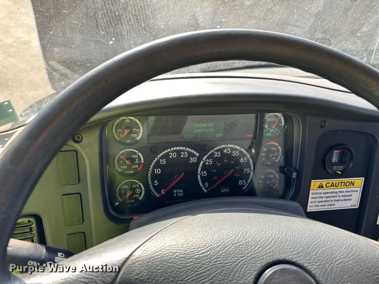 image for item DQ7451 2022 Freightliner  Business Class M2 street sweeper truck