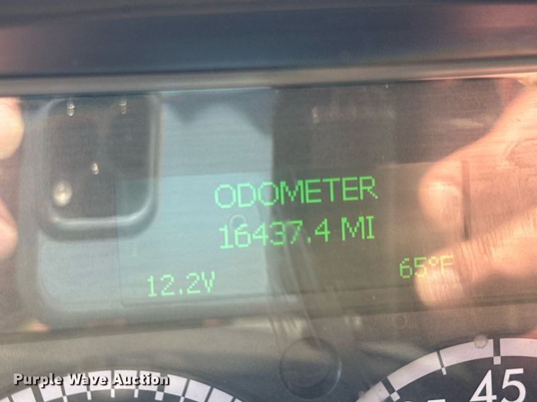 image for item DQ7451 2022 Freightliner  Business Class M2 street sweeper truck