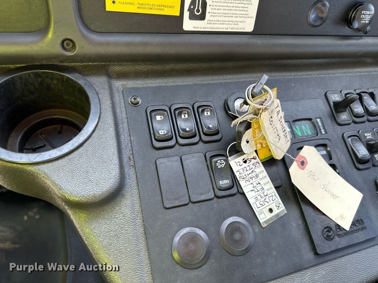 image for item DQ7451 2022 Freightliner  Business Class M2 street sweeper truck