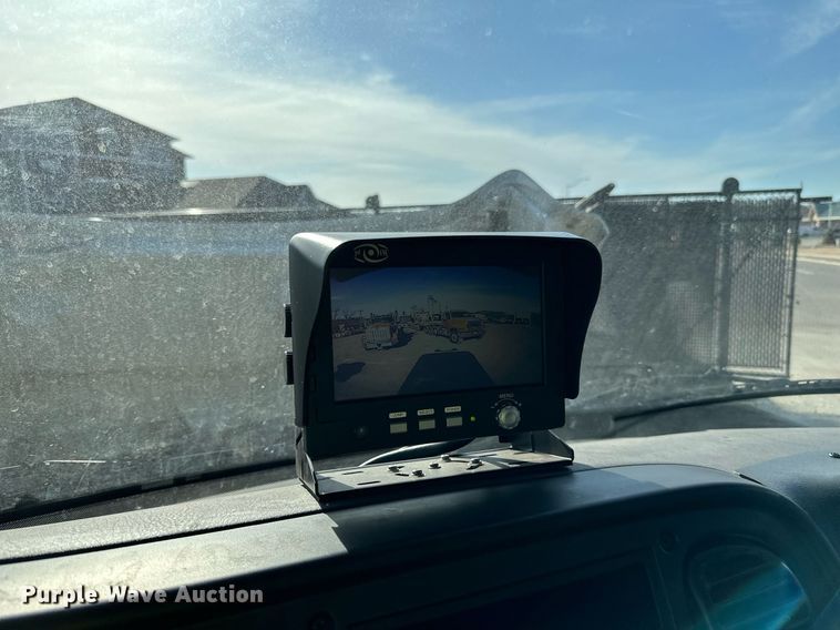 image for item DQ7451 2022 Freightliner  Business Class M2 street sweeper truck