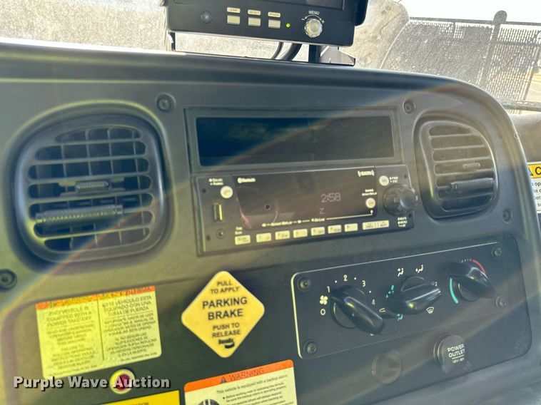 image for item DQ7451 2022 Freightliner  Business Class M2 street sweeper truck