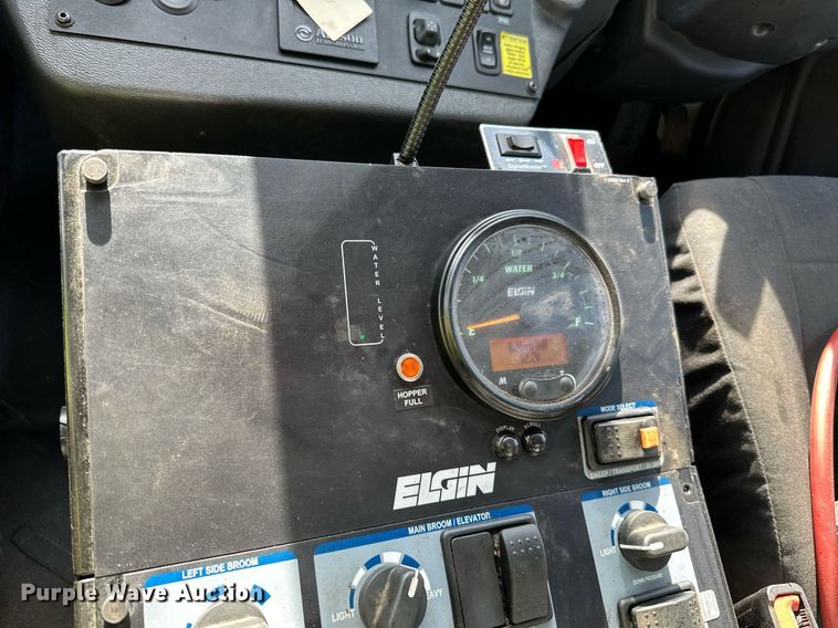 image for item DQ7451 2022 Freightliner  Business Class M2 street sweeper truck