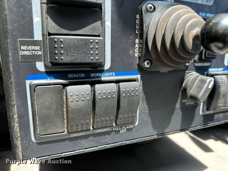 image for item DQ7451 2022 Freightliner  Business Class M2 street sweeper truck