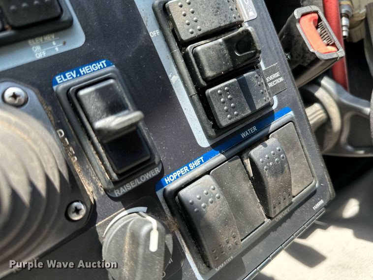 image for item DQ7451 2022 Freightliner  Business Class M2 street sweeper truck