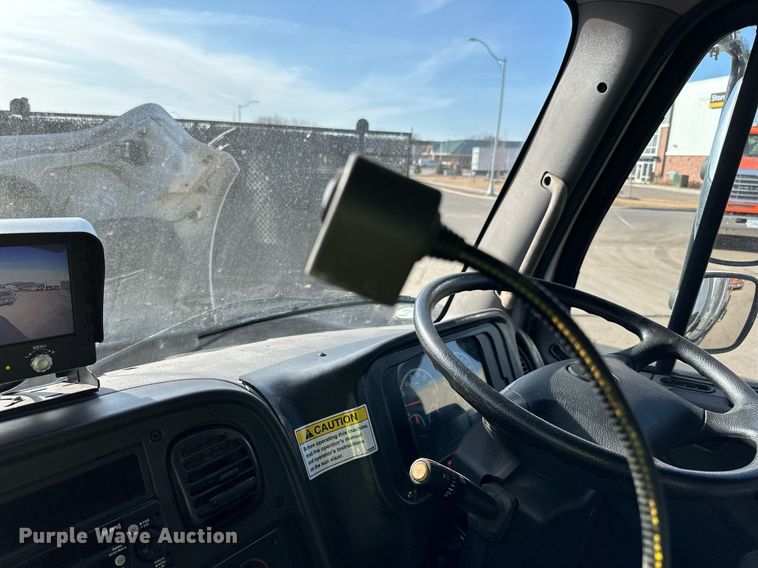 image for item DQ7451 2022 Freightliner  Business Class M2 street sweeper truck