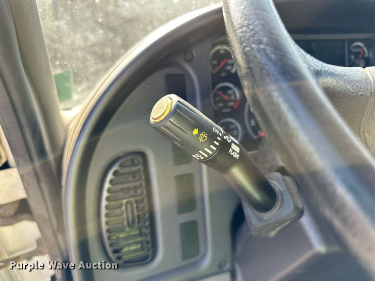 image for item DQ7451 2022 Freightliner  Business Class M2 street sweeper truck