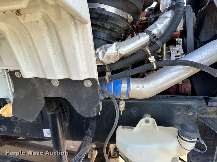 image for item DQ7451 2022 Freightliner  Business Class M2 street sweeper truck