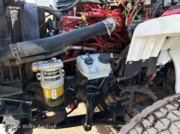 image for item DQ7451 2022 Freightliner  Business Class M2 street sweeper truck