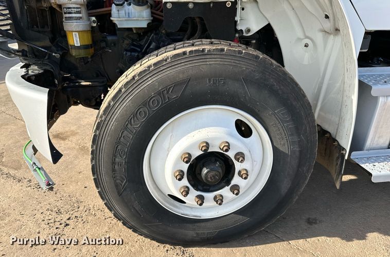 image for item DQ7451 2022 Freightliner  Business Class M2 street sweeper truck