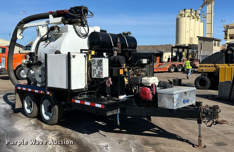 image for item DQ7452 Sewer Equipment Co of America  TGV-1000 vacuum trailer