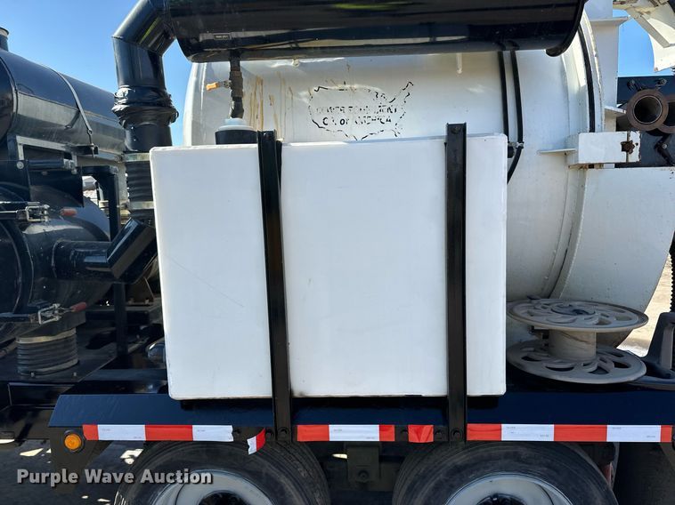image for item DQ7452 Sewer Equipment Co of America  TGV-1000 vacuum trailer