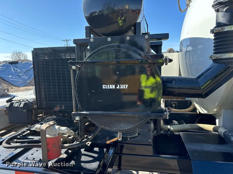 image for item DQ7452 Sewer Equipment Co of America  TGV-1000 vacuum trailer