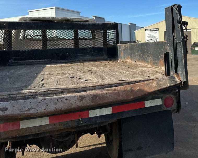 image for item DQ7453 1987 Ford  F800 flatbed truck