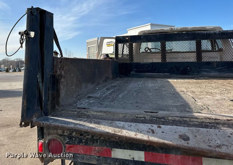 image for item DQ7453 1987 Ford  F800 flatbed truck