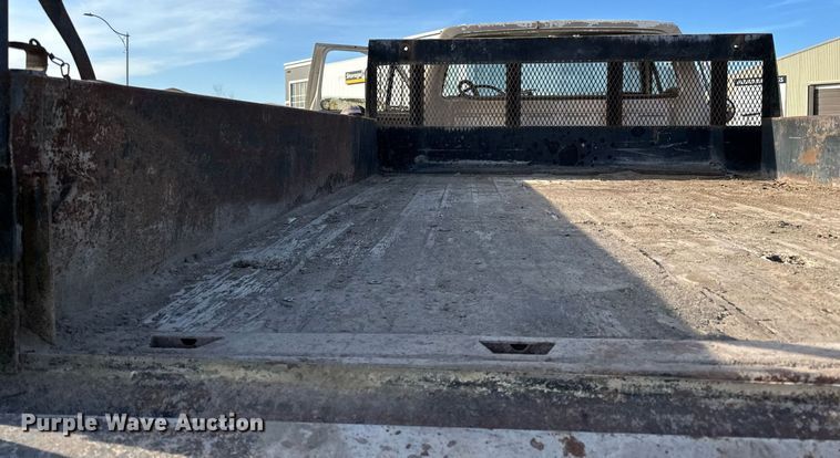 image for item DQ7453 1987 Ford  F800 flatbed truck