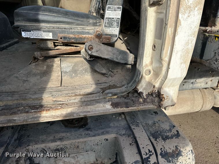 image for item DQ7453 1987 Ford  F800 flatbed truck