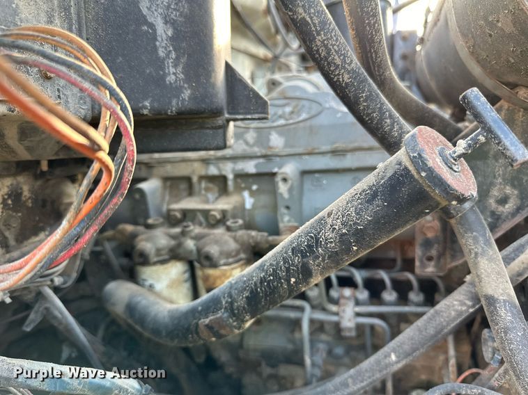 image for item DQ7453 1987 Ford  F800 flatbed truck