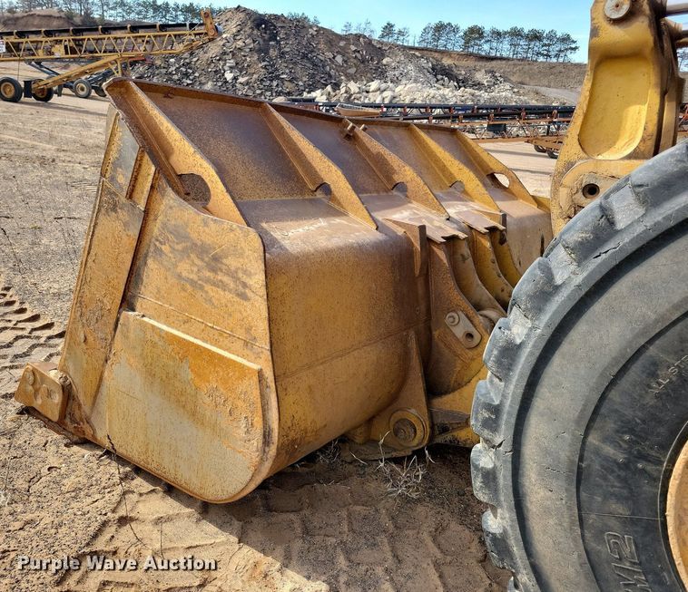 image for item DQ7456 1993 Caterpillar 980F wheel loader