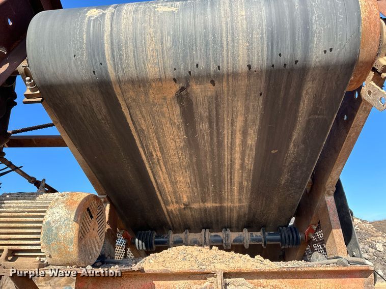 image for item DQ7460 1975 Universal   3042 jaw crusher