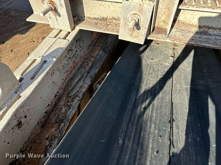 image for item DQ7460 1975 Universal   3042 jaw crusher