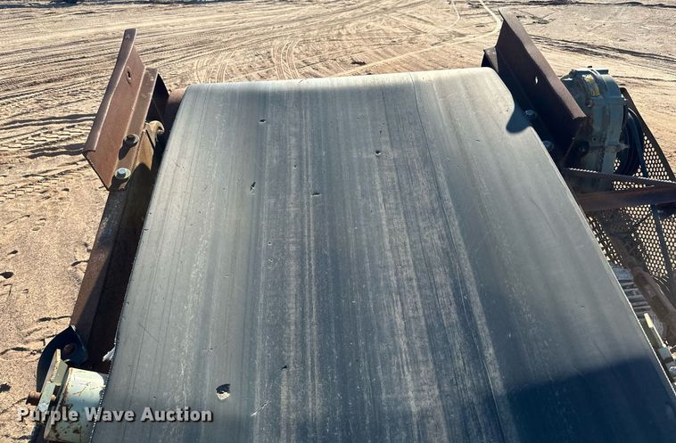 image for item DQ7460 1975 Universal   3042 jaw crusher