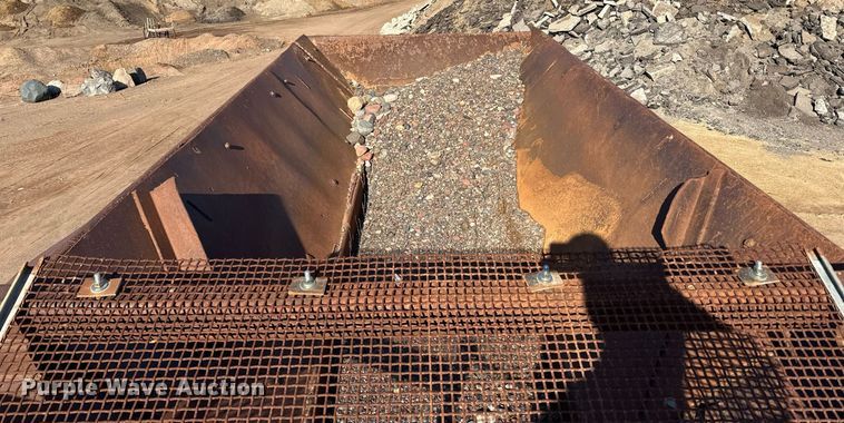 image for item DQ7460 1975 Universal   3042 jaw crusher