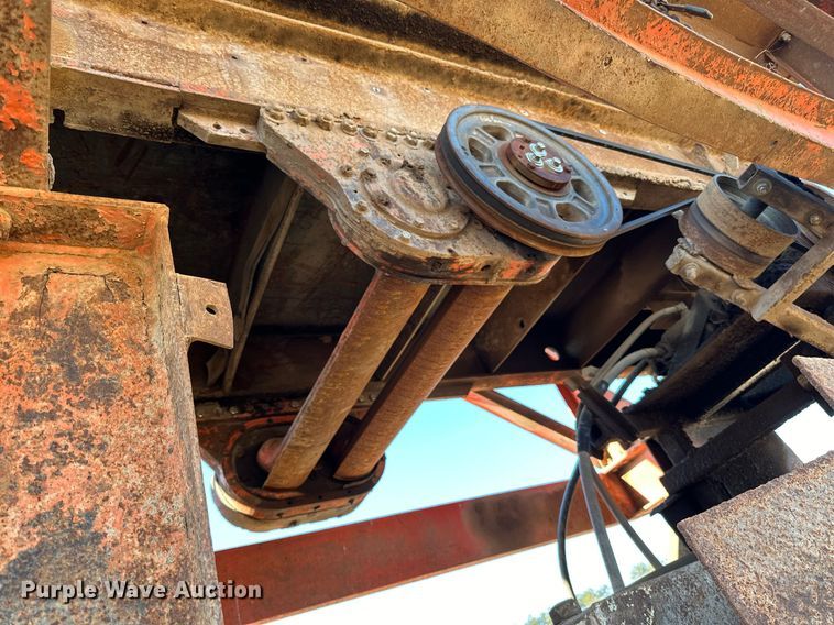 image for item DQ7460 1975 Universal   3042 jaw crusher