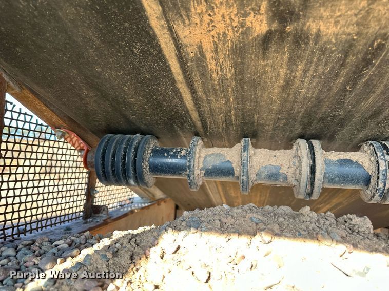 image for item DQ7460 1975 Universal   3042 jaw crusher