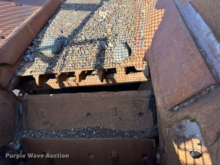 image for item DQ7460 1975 Universal   3042 jaw crusher