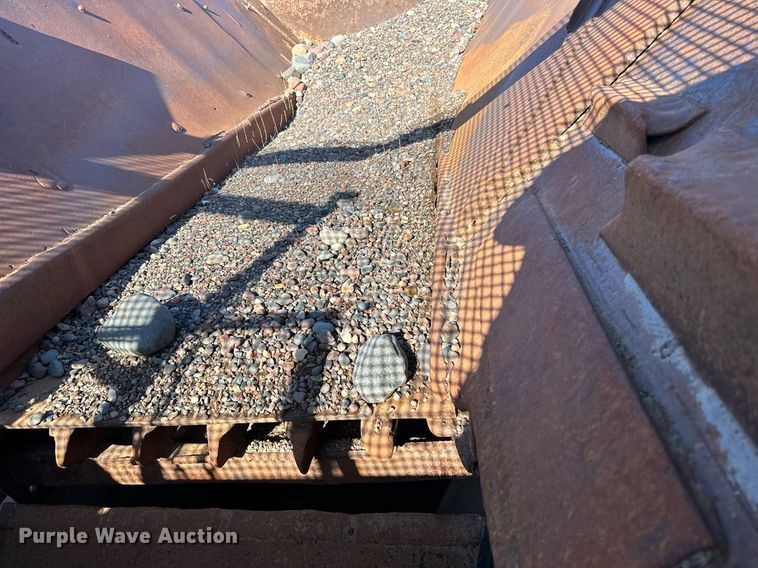 image for item DQ7460 1975 Universal   3042 jaw crusher