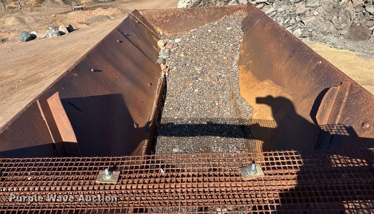 image for item DQ7460 1975 Universal   3042 jaw crusher