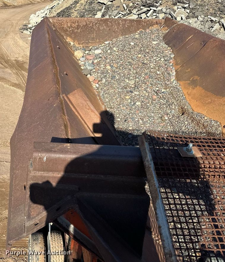 image for item DQ7460 1975 Universal   3042 jaw crusher