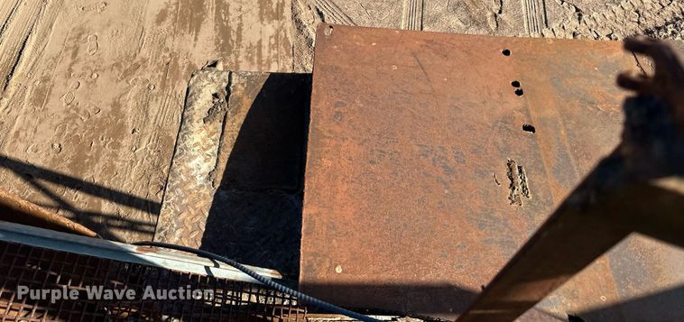 image for item DQ7460 1975 Universal   3042 jaw crusher