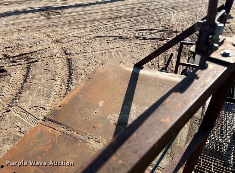 image for item DQ7460 1975 Universal   3042 jaw crusher