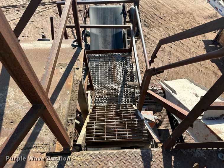 image for item DQ7460 1975 Universal   3042 jaw crusher