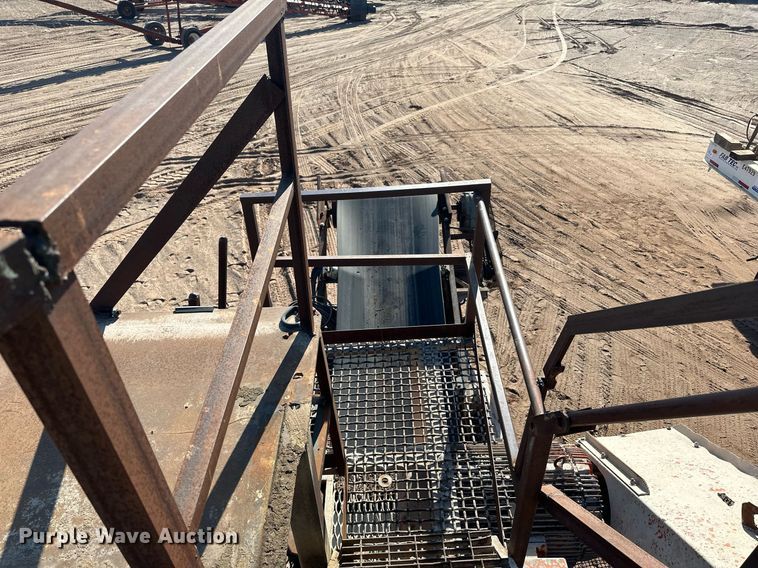 image for item DQ7460 1975 Universal   3042 jaw crusher