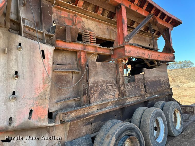 image for item DQ7460 1975 Universal   3042 jaw crusher