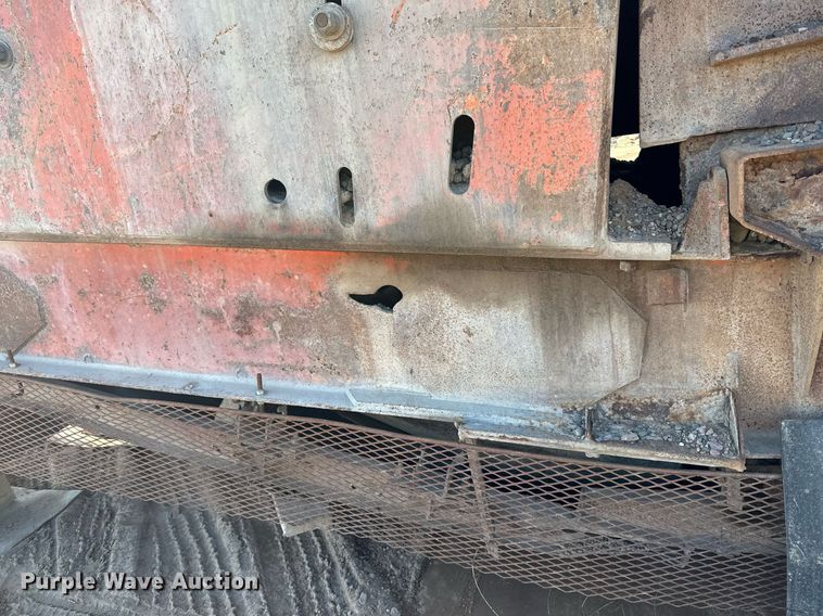 image for item DQ7460 1975 Universal   3042 jaw crusher