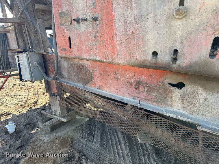 image for item DQ7460 1975 Universal   3042 jaw crusher