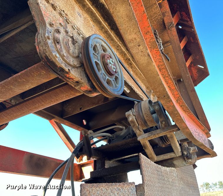 image for item DQ7460 1975 Universal   3042 jaw crusher